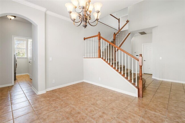 Building Photo - 3807 Links Ln