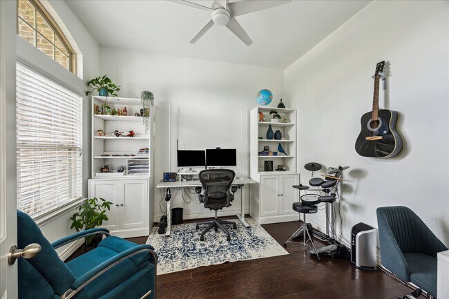 Building Photo - 3323 Emerald Valley Dr