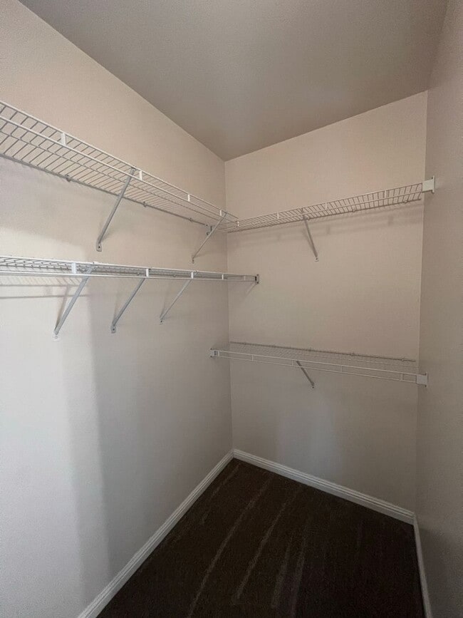 Building Photo - BEAUTIFUL UPGRADED CONDO/MANY AMENITIES - 3 BED, 2 BATH