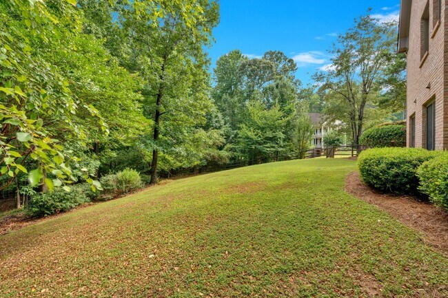 Building Photo - Spacious 7BR House in Powder Springs