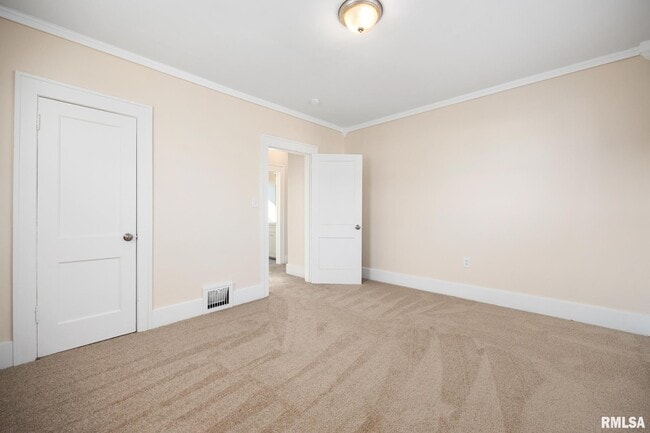 Building Photo - 400 E Virginia Ave