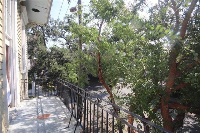 Building Photo - 1701 Prytania St