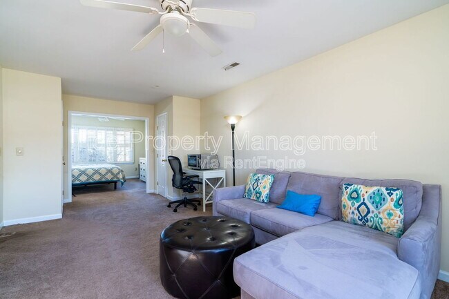 Building Photo - 1206 Ventura Pl