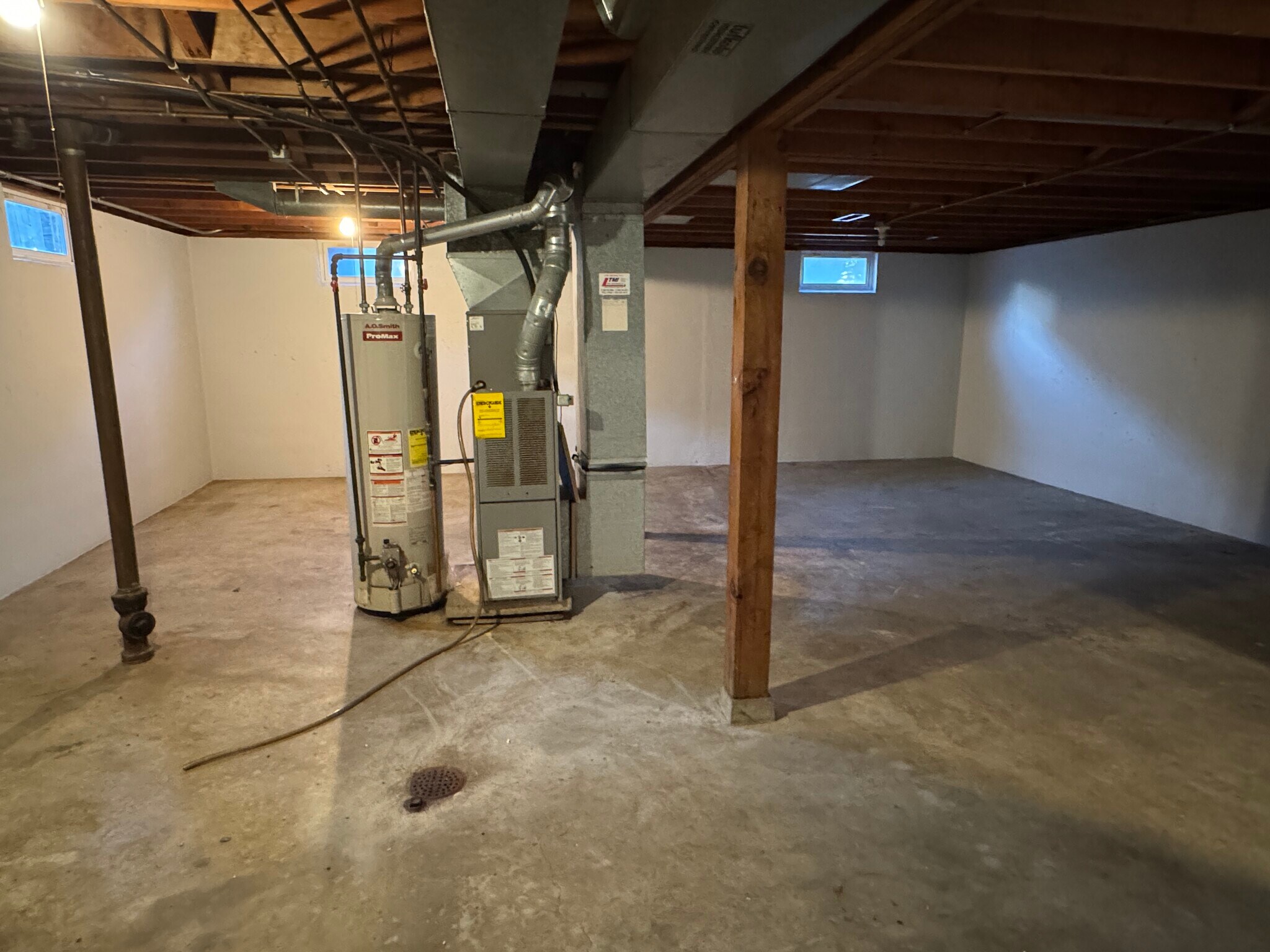 Building Photo - 4576 Cheyenne Ave