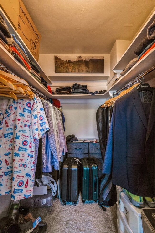 Building Photo - 2300 N Commonwealth Ave