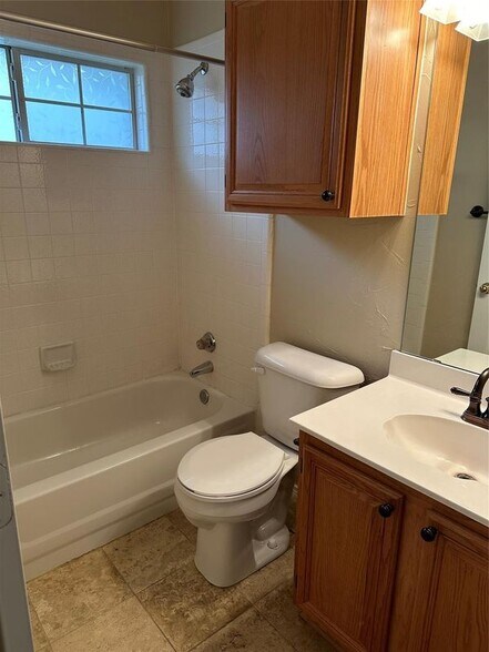 Building Photo - 3524 Misty Meadow Dr