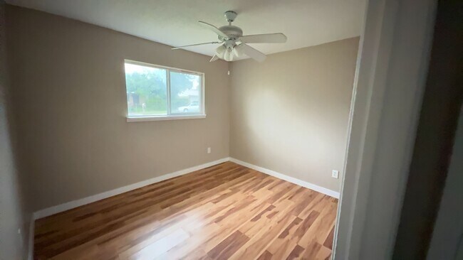 Building Photo - Renovated 3-bedroom 2-bathroom house! HOUSING ACCEPTED!