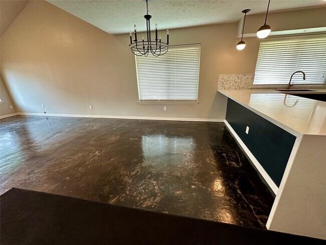Building Photo - 2931 Pasture Ln