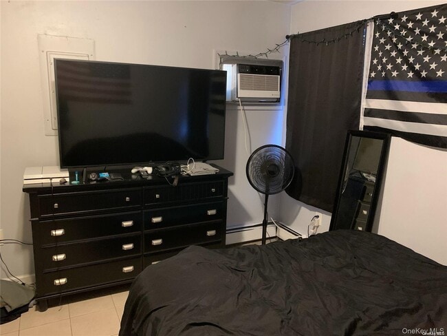 Building Photo - 715 E Walnut St