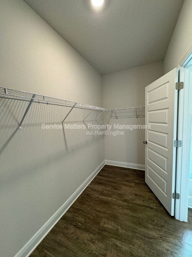 Building Photo - 7982 Silver Maple Dr