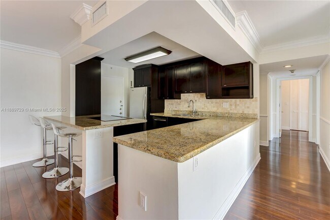 Building Photo - 550 Ocean Dr