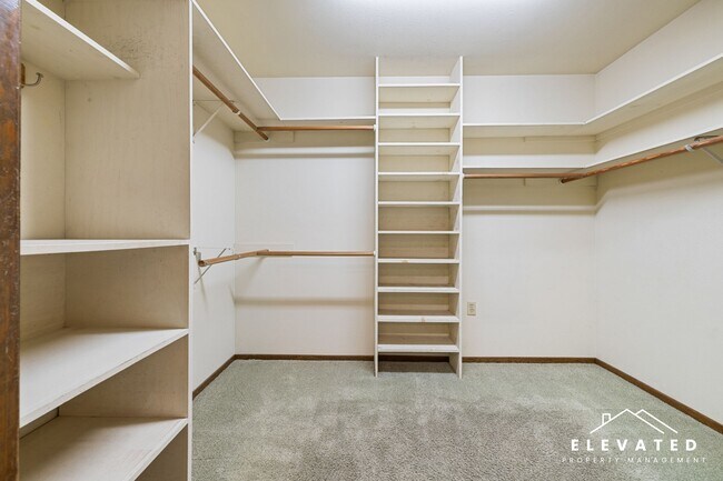 Building Photo - 2609 Fir Park Way