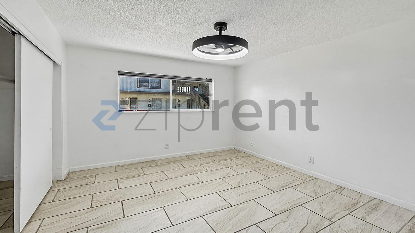 Building Photo - 132 W 18th St