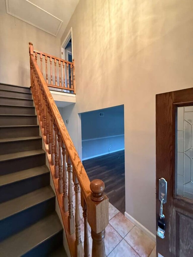 Building Photo - 153 Cedar Swamp Rd