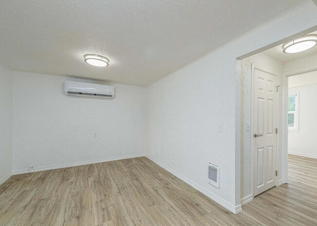 Building Photo - 266 NW Riverside Blvd