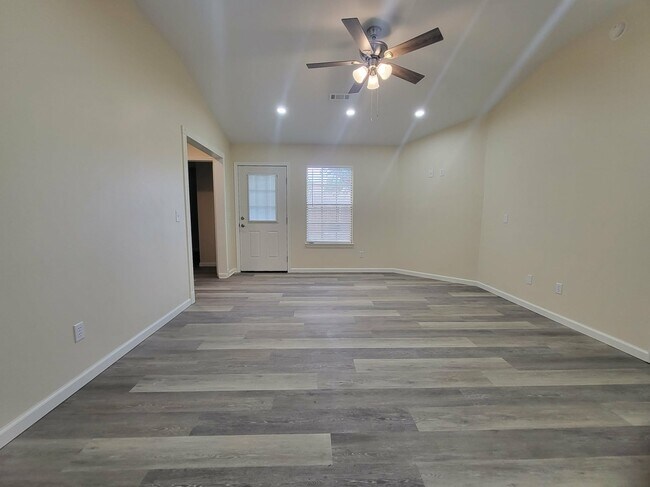 Building Photo - 41 Cheryl Cir