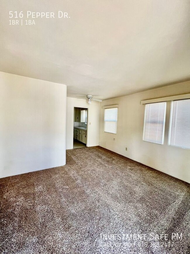 Building Photo - El Cajon- Duplex- 1 bed w/garage- Small Qu...