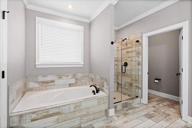 Building Photo - 7458 White Pine Dr