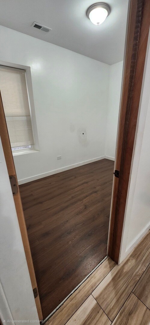 Building Photo - 1453 N Lotus Ave