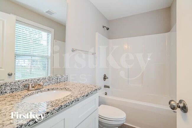 Building Photo - 1007A W A St