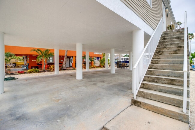 Building Photo - 210 W 2nd Ct