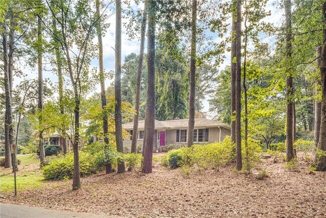 Building Photo - 1973 Desmond Dr