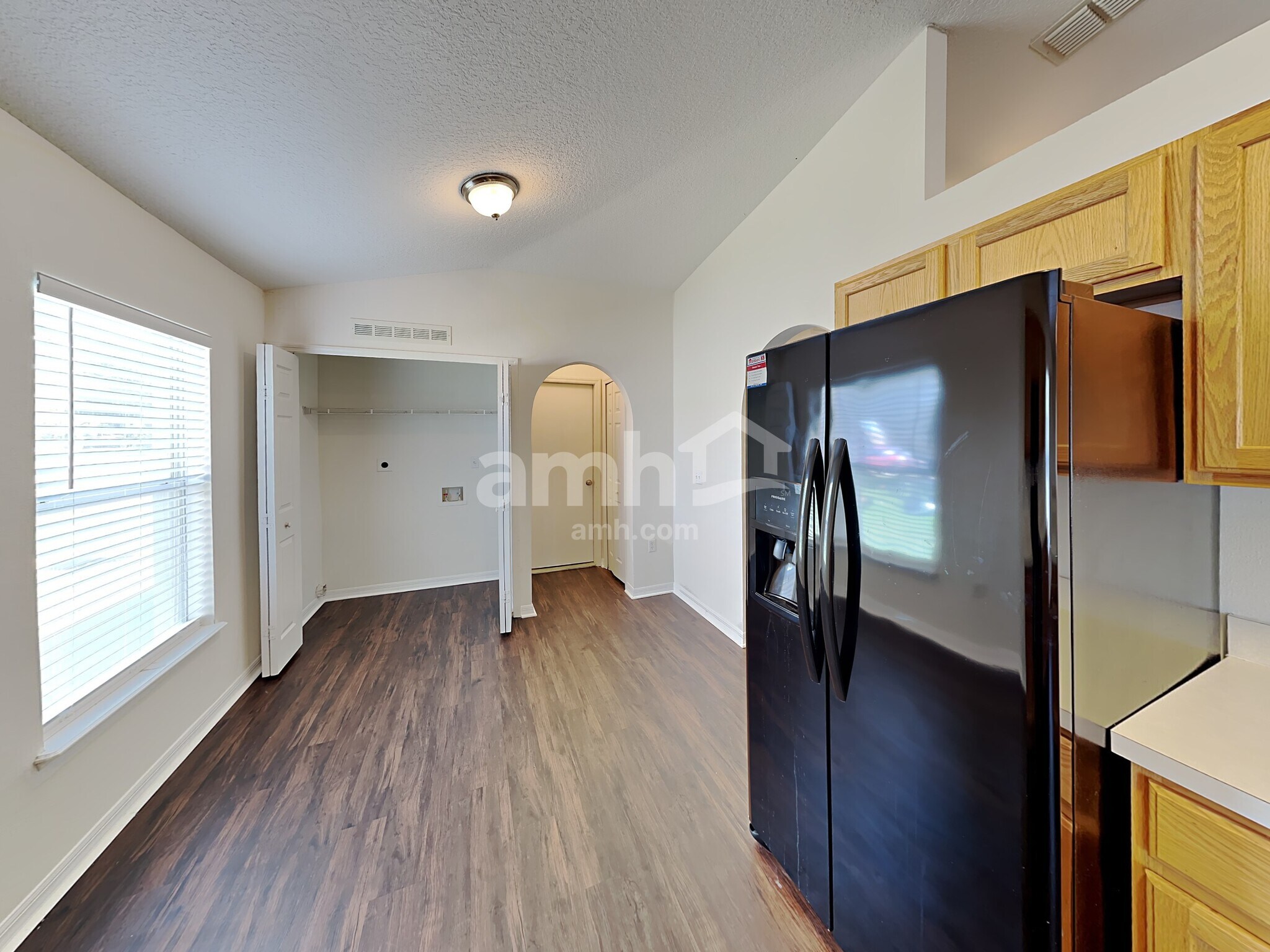 Building Photo - 5549 Shady Pine St S