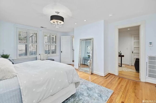 Building Photo - 2096 Pine St