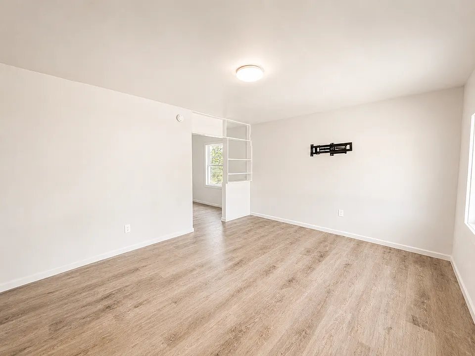 Building Photo - 526 St Leo Dr