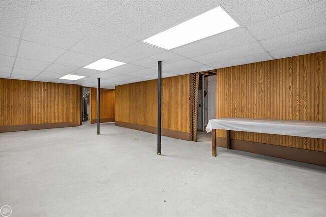 Building Photo - 24692 N Meadow Dr