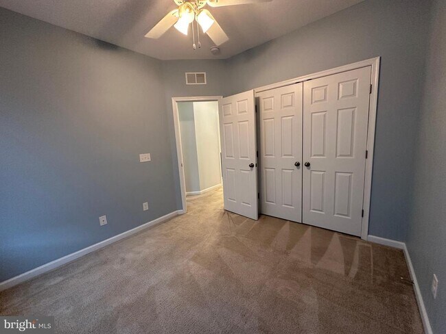 Building Photo - 9075 Alexander Way