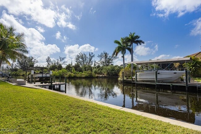 Building Photo - 2032 Coral Point Dr