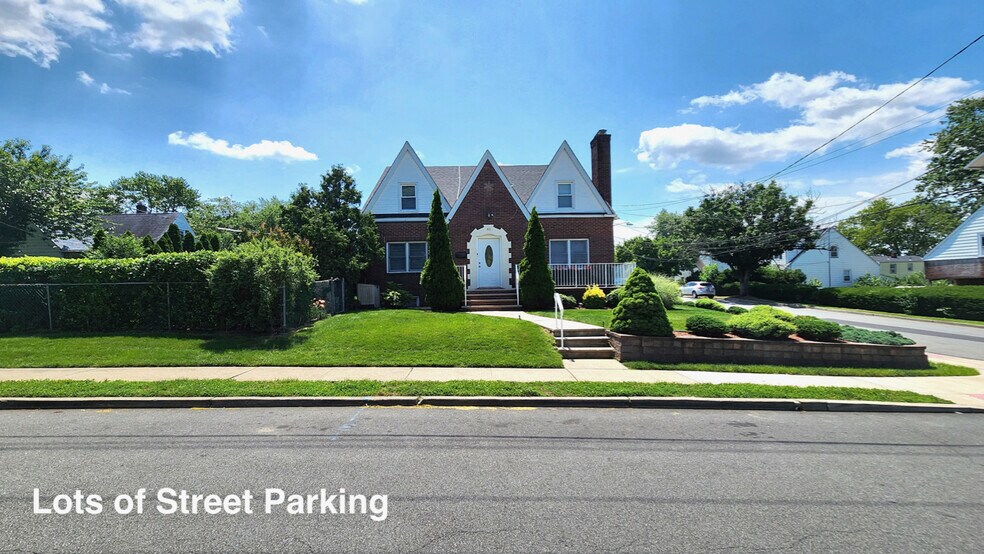 Tons of Street Parking - 63 Hamilton Ave