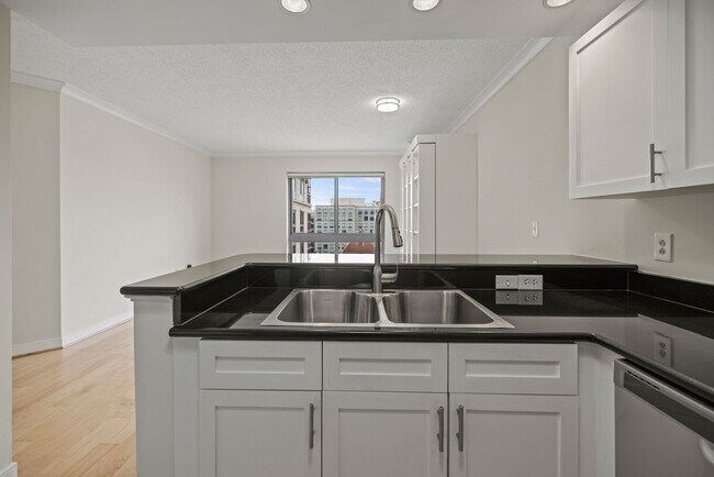 Building Photo - 777 7th St NW