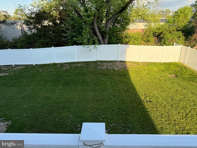 Building Photo - 1 Autumn Park Blvd