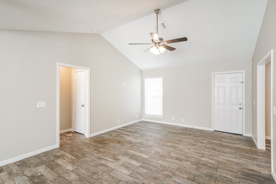 Building Photo - 1312 S Hampton Ct