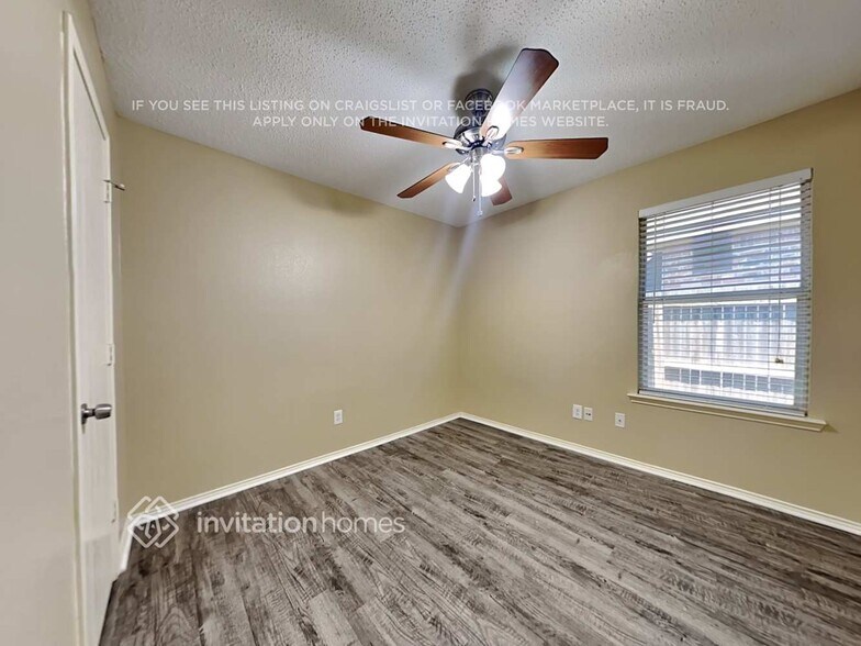 Building Photo - 3312 Silver Creek Dr