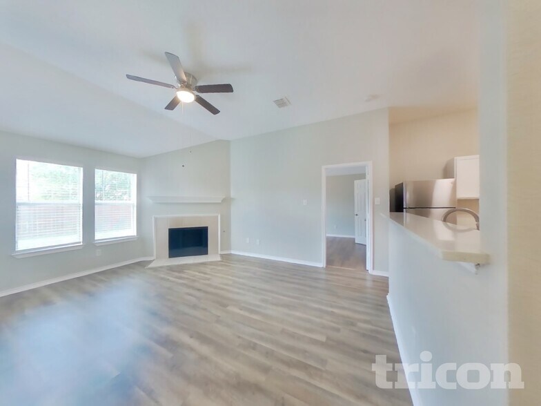 Building Photo - 2000 Natchez Dr