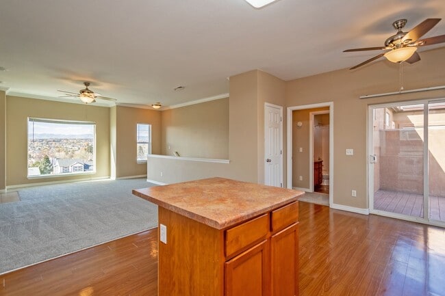 Building Photo - Beautiful Ranch-Style Condo with Attached Garage!!