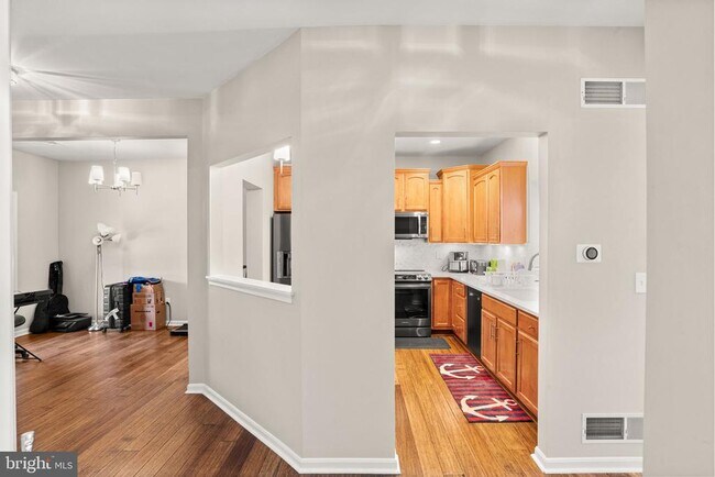 Building Photo - 2080 Deer Run Dr