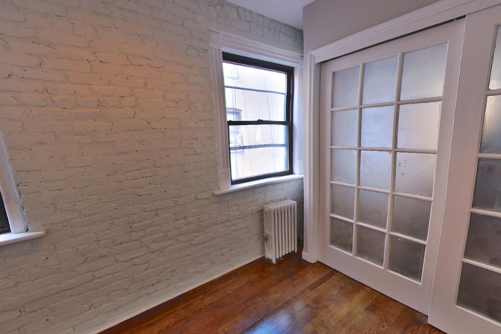 Building Photo - 416 E 13th St