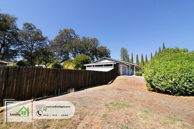 Building Photo - 2420 D Alene Ave