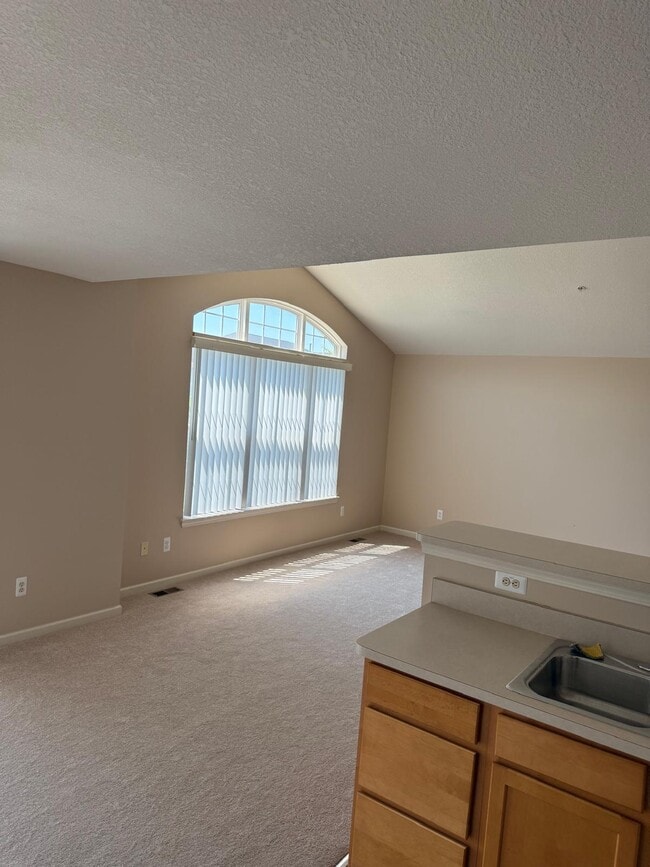 Building Photo - 28813 Cullen Dr