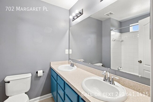 Building Photo - 702 Margaret Pl