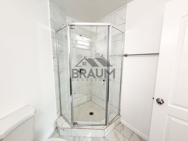 Building Photo - 1423 Franklin St