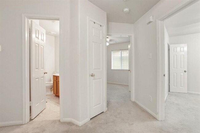 Building Photo - 1617 Gaylord Dr