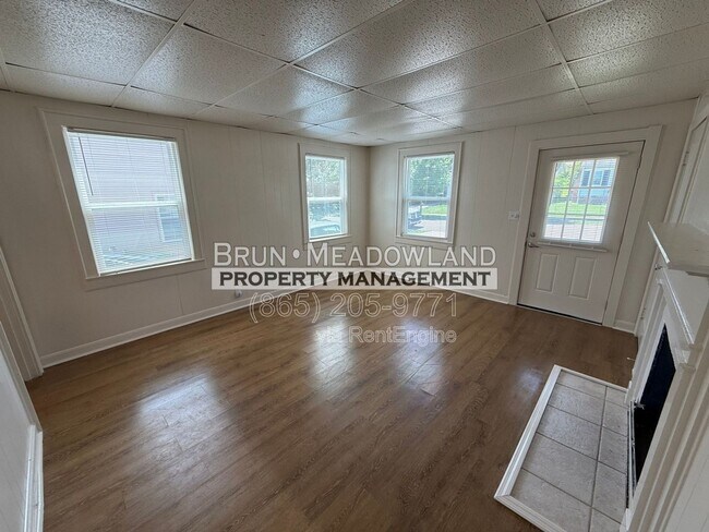 Building Photo - 2620 Woodbine Ave
