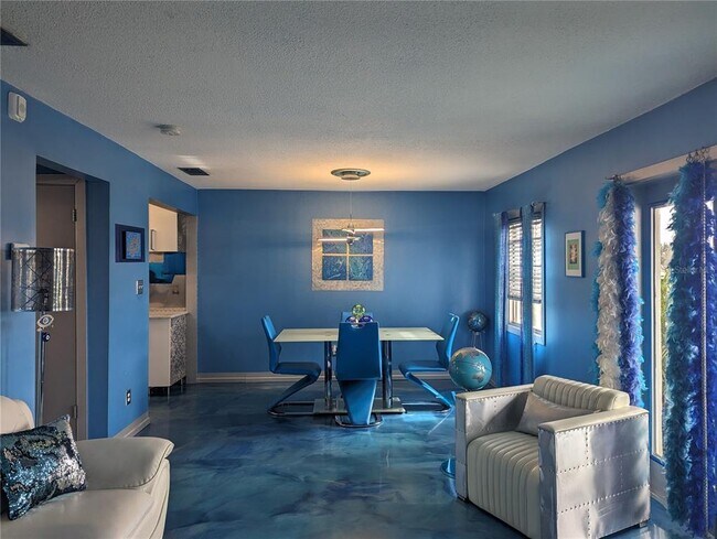 Building Photo - 5011 Starfish Dr SE