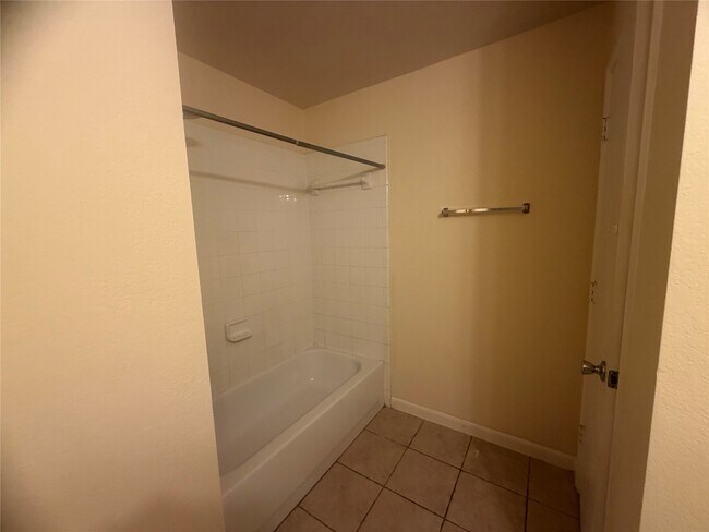Building Photo - 8103 Forest Glen Dr