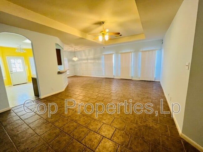 Building Photo - 6239 Parkland Oaks Dr